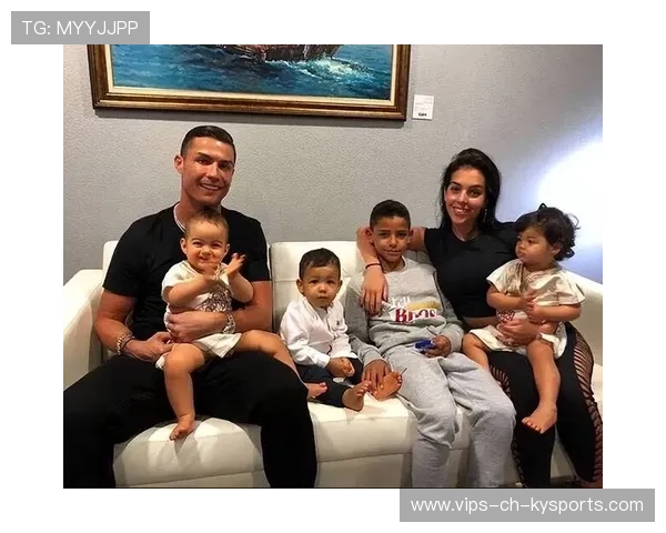 C罗被曝在私生活圈帮助多名退役球员，善举陆续被披露