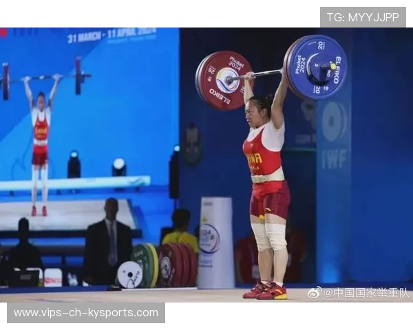 举重奇迹！中国小将连续三破世界纪录