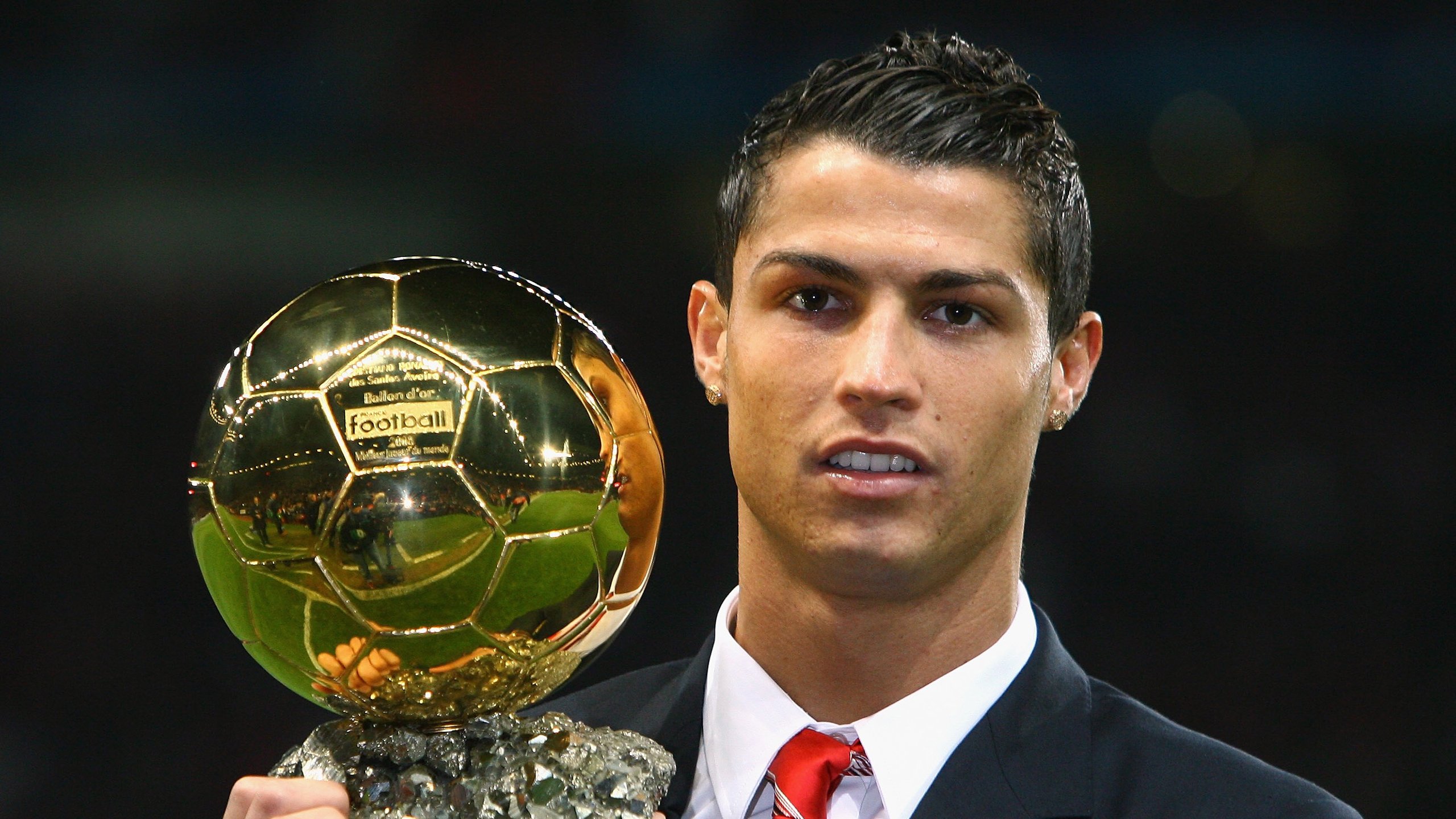 日本队在东亚杯中表现亮眼，志在夺冠